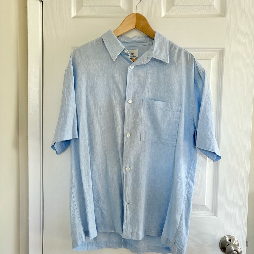 H&M Men’s Short Sleeve Button Shirt (Blue)
